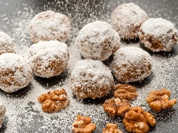 Арменски коледни сладки с орехи, локум и канела - снимка на рецептата